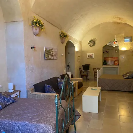 Hoplites Bed & Breakfast 3*